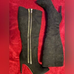 Sunita Women’s Size 8 Knee high Black Boots Signature by Shoedazzle
